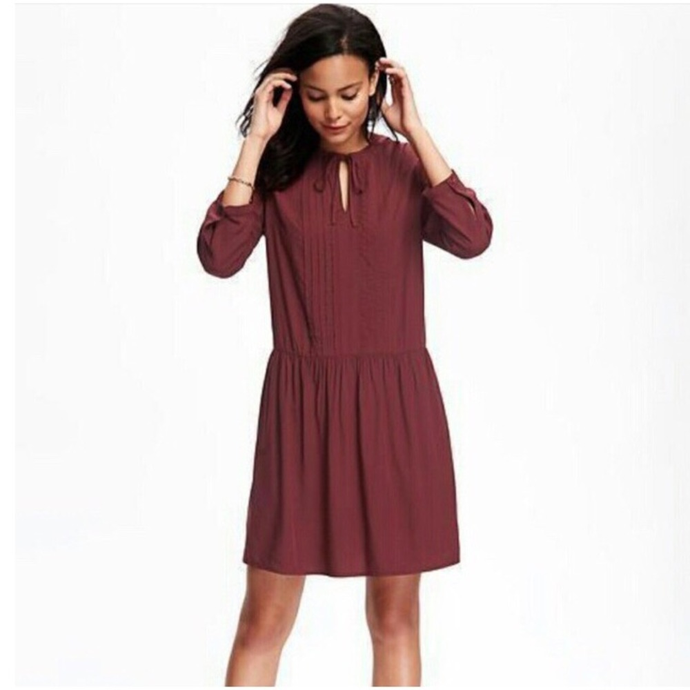 Maroon Long Sleeve Pleated Dress